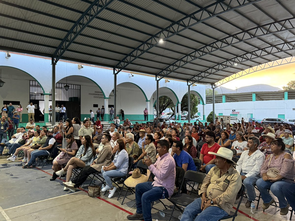 AvseFernando's tweet image. ยก๐บ๐ถ๐ด๐ถ๐บ ๐ท๐ผ๐ฌ๐ฉ๐ณ๐ถ!
Fue un gusto acompaรฑar al Senador @fernandeznorona en su visita a #JalpanDeSerra.
ยกDesde Morena #Querรฉtaro estamos seguros que en 2027, el PAN SE VA!
#NoSeVa