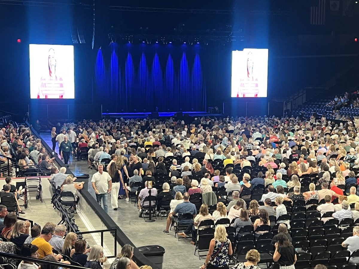 Great night at Leanne Morgan!! Funny lady