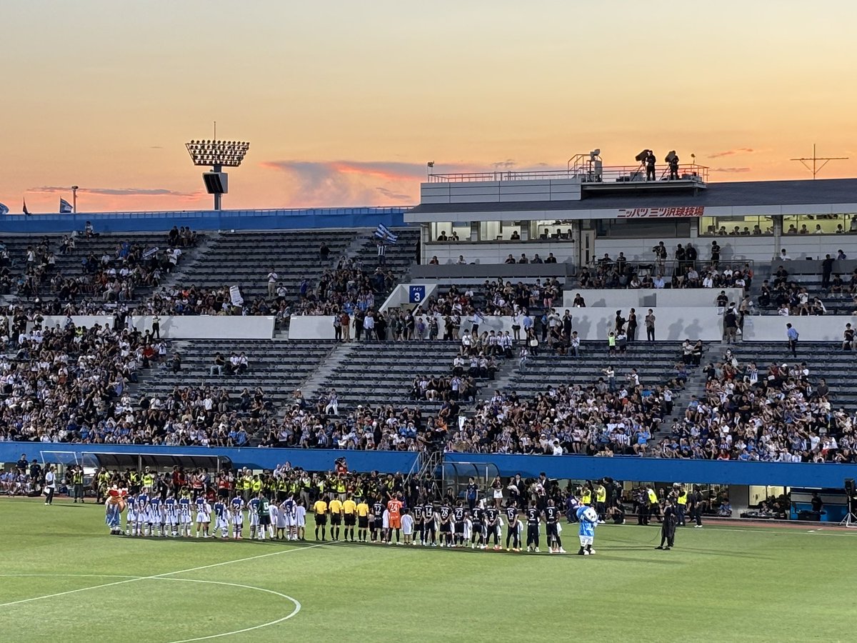 810victoria's tweet photo. 横浜FC vs レアルソシエダ
観て来た。

今日も観戦のお供はノンアルのビアデザミー
美味しいノンアルで気分だけでも…

#ニッパツ三ツ沢球技場
#横浜FC
#ビアデザミー https://t.co/LLm4AXcFyR