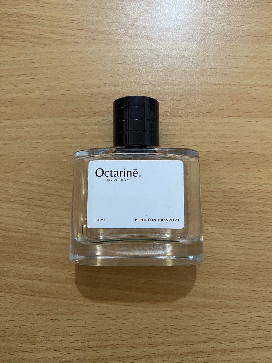 sacasaca1122's tweet photo. holaaaa~ 

aku mau share koleksi parfume yang lagi sering aku pake akhir2 ini dari Octarine, aku coba 2 varian yang pertama P. Hilton Passsport dan kedua Pink Chiffon🤩🤩 

dua2nya wanginya seger ada manis2nya, gabikin enek dan cocok dipake diluar/dalam ruangan🤩🤩 https://t.co/77mZDwovG1