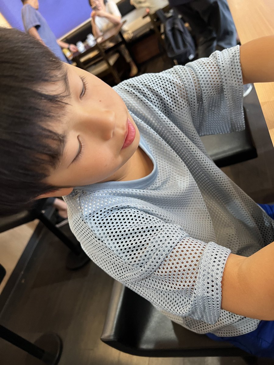 B7rO3's tweet image. #鬼滅の刃

観たら　蕎麦食べたくなると息子2が言うから…。(そうなの？)
こちらでお昼🕛

肉中華にした〜☺️👏

満足したらしぃ（3枚目　笑）