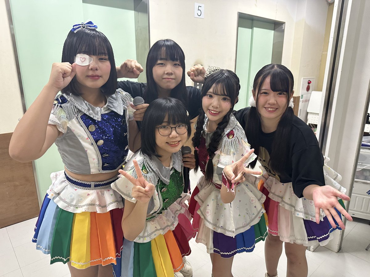 REMITO310's tweet image. 1ステ目終わりました!!!
2ステ目は、14時5分から!お楽しみに!!
2ステ目も撮影するときは、立ち上がってお願いします!!!
#レミト