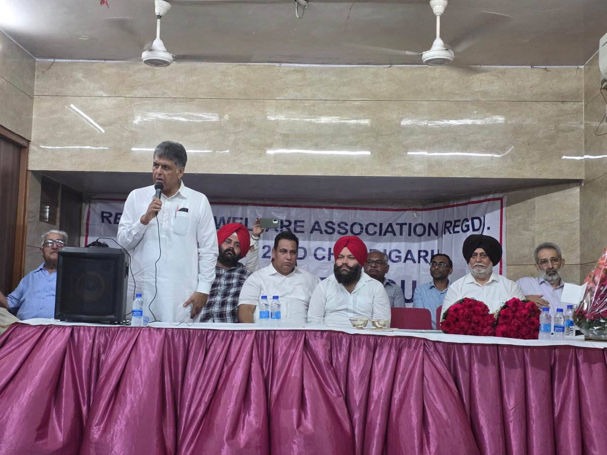 ManishTewari's tweet image. At a meeting of the RWA Sector 23 Chandigarh organised by @AmanSlatchINC , and other office bearers.
@INCChandigarh President @LUCKYHSINC , @DamanpreetBadal Councillor @ChandigarhAAP , @ChanderMukhiS , Harinder Singh Hans , Vikram Chopra , Harpreet Singh Bunty @MirWasim21 and…