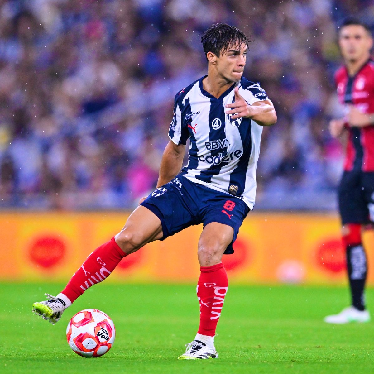 SomosRayados's tweet image. PARTIDAZO de Óliver Torres, nueva exhibición de todoterreno para el que muchos dicen que es intrascendente.
Mientras más lo critican, más demuestra.