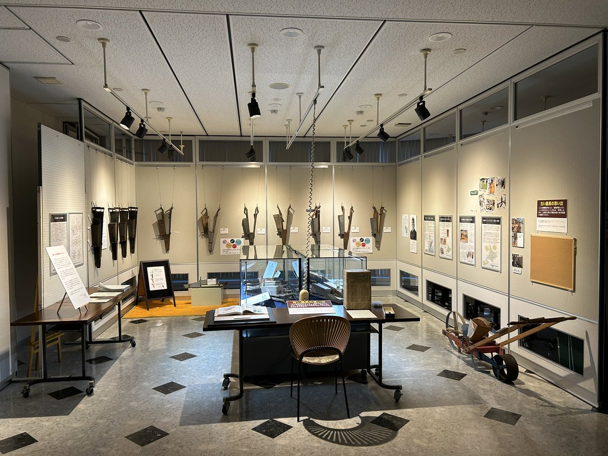 浦幌町立博物館では、企画展「上田式豆播器の世界」が始まりました。9月28日まで。

本展では、かつて北海道で広く普及していた「上田式豆播器」を紹介しています。各地から上田式をお借りし、形やラベルの違いなどを見比べられるようにしています。

#上田式豆播器の世界 #浦幌町立博物館 #浦幌