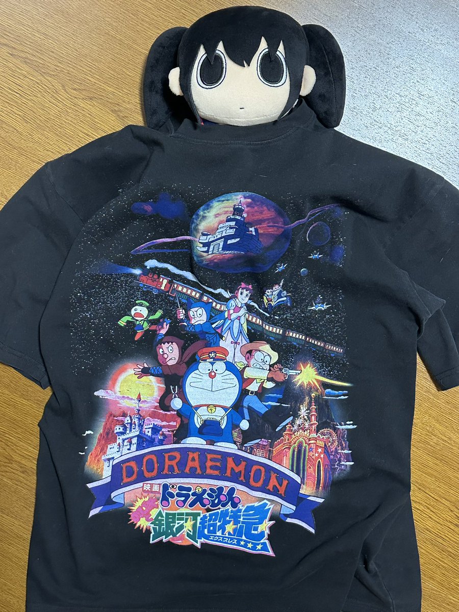 explosionpsycho's tweet image. シャイニングや時計じかけのオレンジのTシャツ感覚で着こなすか