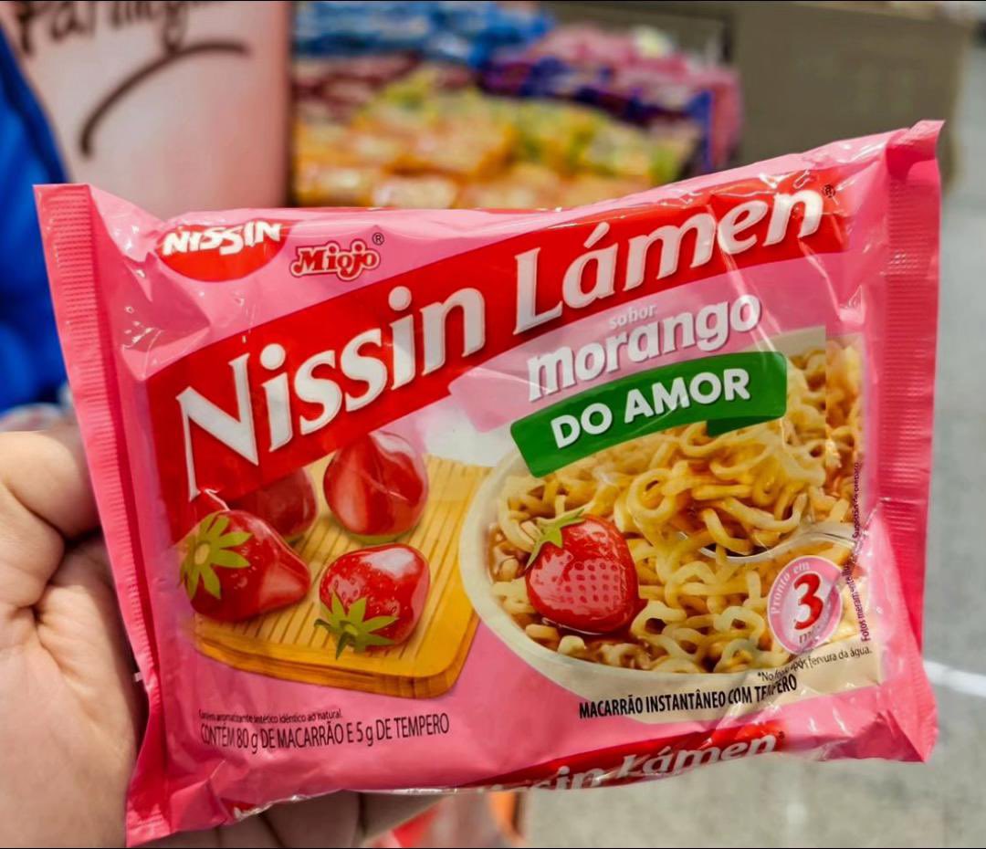 ceopaludetto's tweet image. Amassar minha janta vendo os stories da Virgínia, pra ter energia pra pintar meu bobbie goods agora de noite