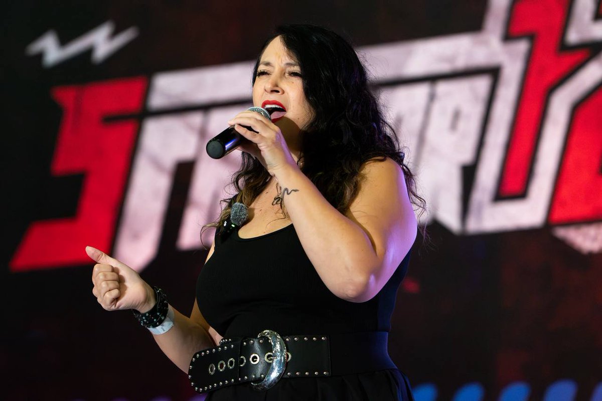CExpositorPue's tweet image. 🎙️ Cristina Hernández llegó a #SFactor12
Actriz y directora de doblaje con 36 años de carrera, más de 900 producciones y 30 direcciones. 🎬🌟
Su voz es una de las más icónicas de Latinoamérica.
¡Así se vive el doblaje en Puebla!

#DoblajeLatino #PueblaEstáDeModa #PorAmorAPuebla