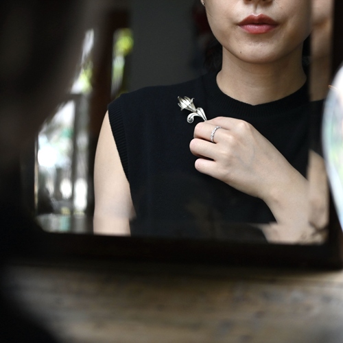 kurashi_to_osha's tweet image. おしゃれが３倍楽しい！　シルバーのアンティークジュエリーがあれば kurashi-to-oshare.jp/fashion/227628/