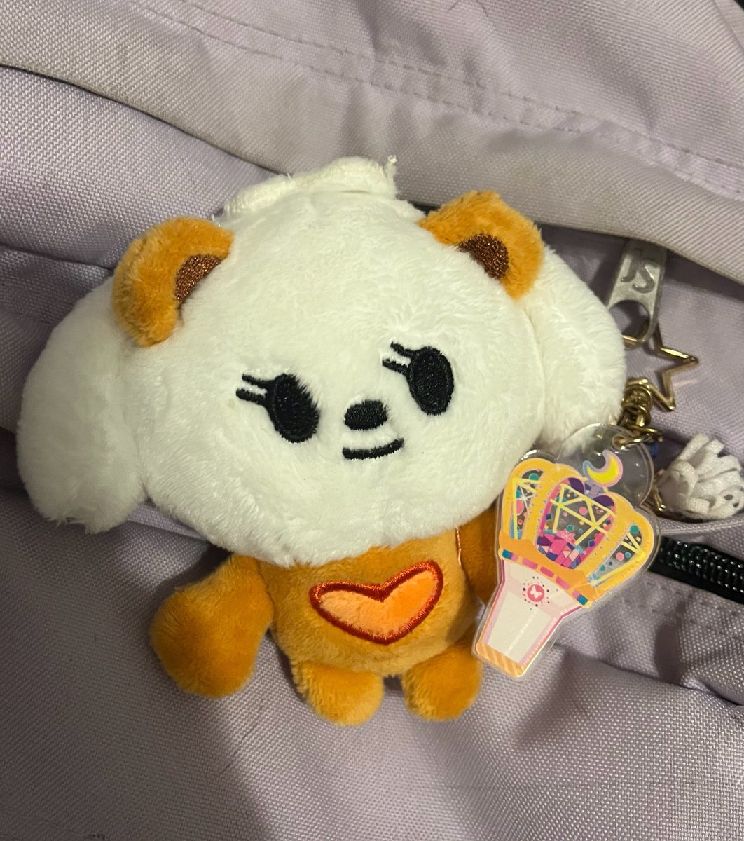 chuumaniac's tweet image. bamgeut and his orbit bong 🤍