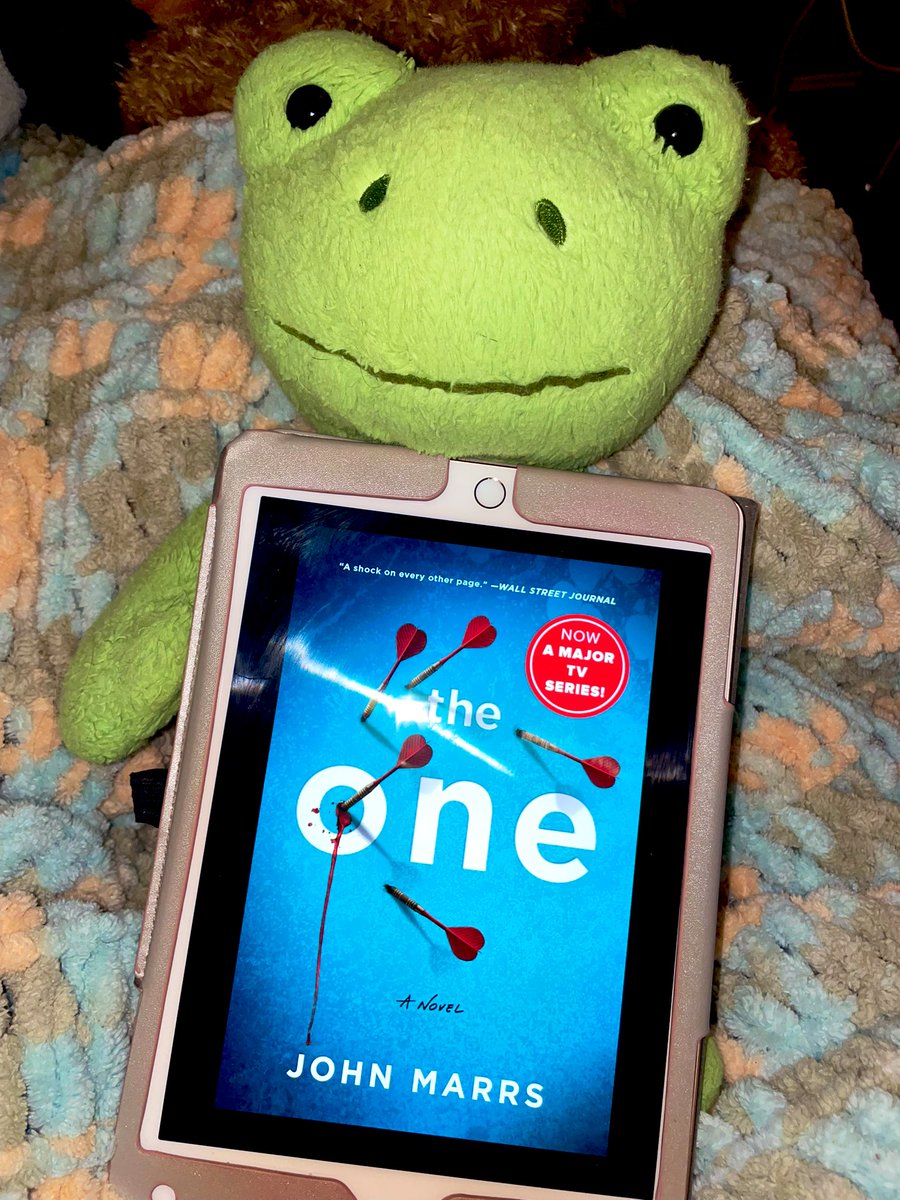 marciebug1's tweet image. book of the night🐸