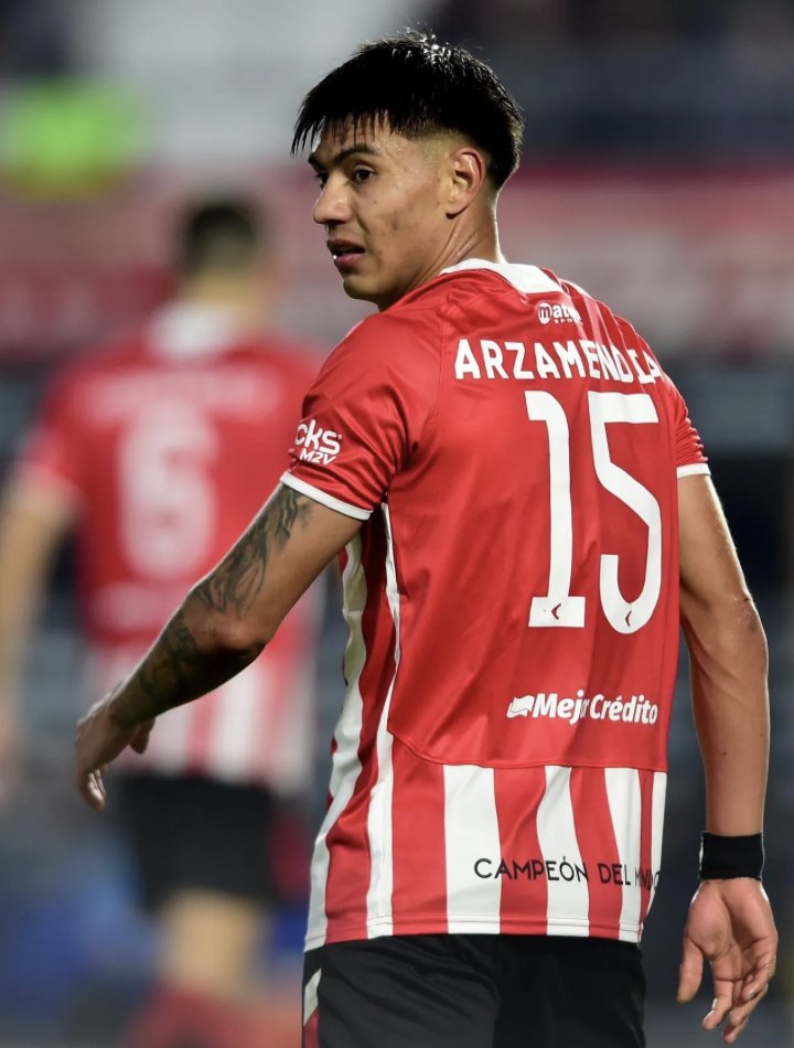 analyticspyfut's tweet image. Santiago Arzamendia (27 años, 🇵🇾) vs. Racing

🥇1° en despejes [8]
🥇1° en acciones defensivas [11]
🥈 2° en recuperaciones [6]