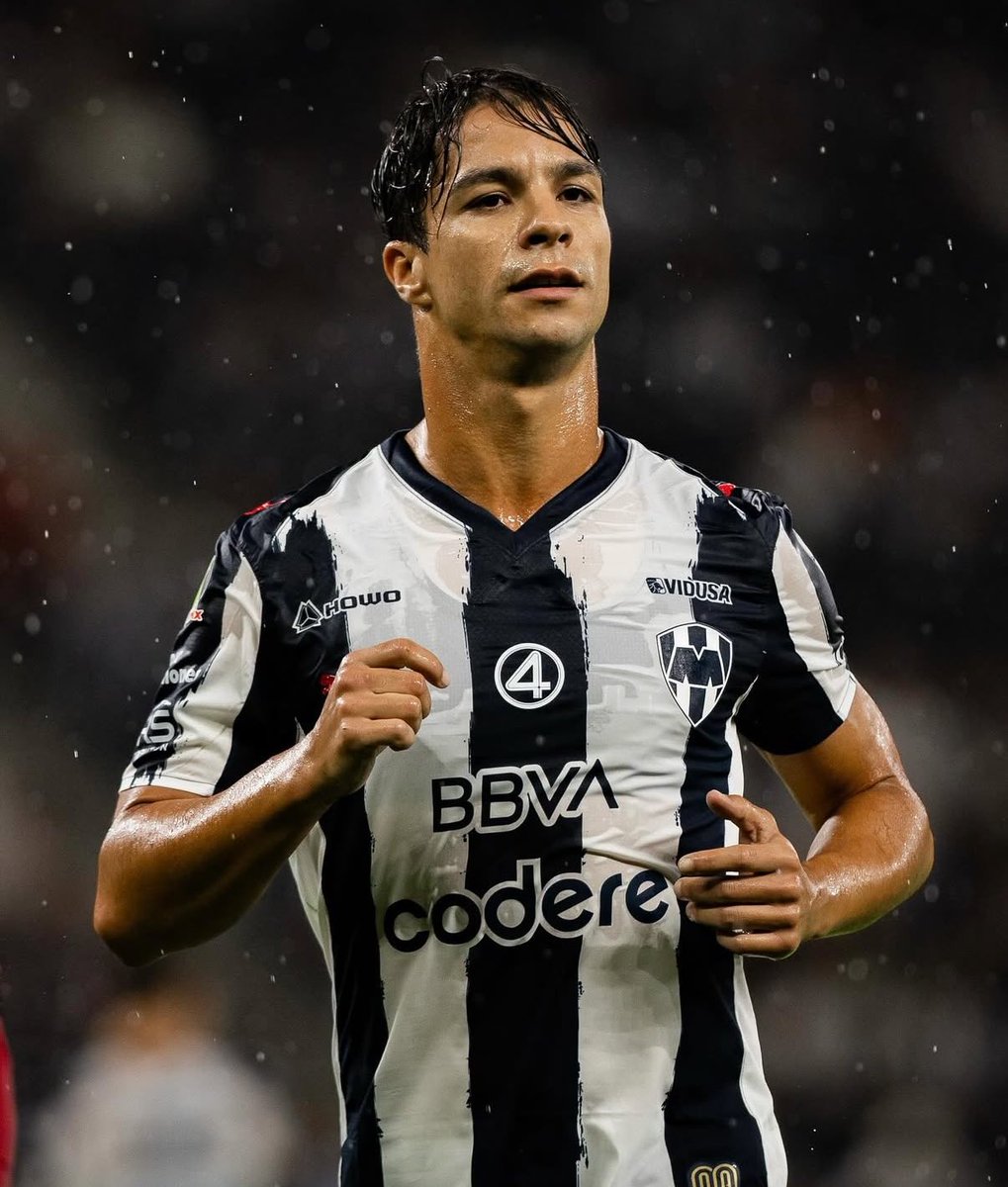 mariofgarciajr's tweet image. Para los que solo se fijan en goles y asistencias: hoy no hay excusa. Oliver Torres dio dos para la victoria de @Rayados y se aventó un partidazo. Los que nunca le dan mérito, hoy tienen que aplaudirlo toda la noche.