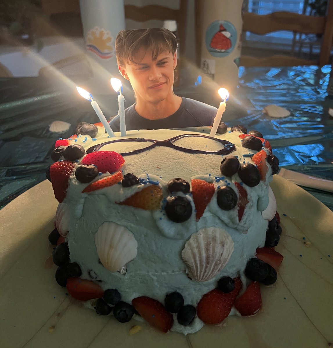bananalyssa's tweet image. my birthday cake😭