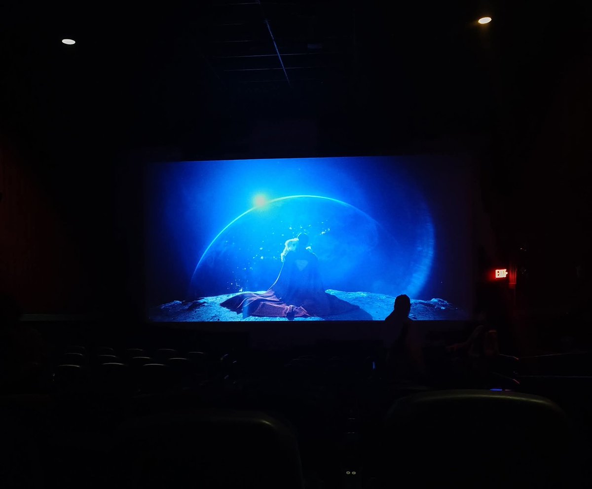 Dezulovian_V's tweet image. Ya ví la nueva peli de Superman y tremenda joyita. El mundo no es un lugar malo. Solo faltan rockeros punk q nunca pierdan... La esperanza...
Ok. Ni yo entendí eso que escribí pero el punto es ese. Es muy buena peli y se las recomiendo. :>