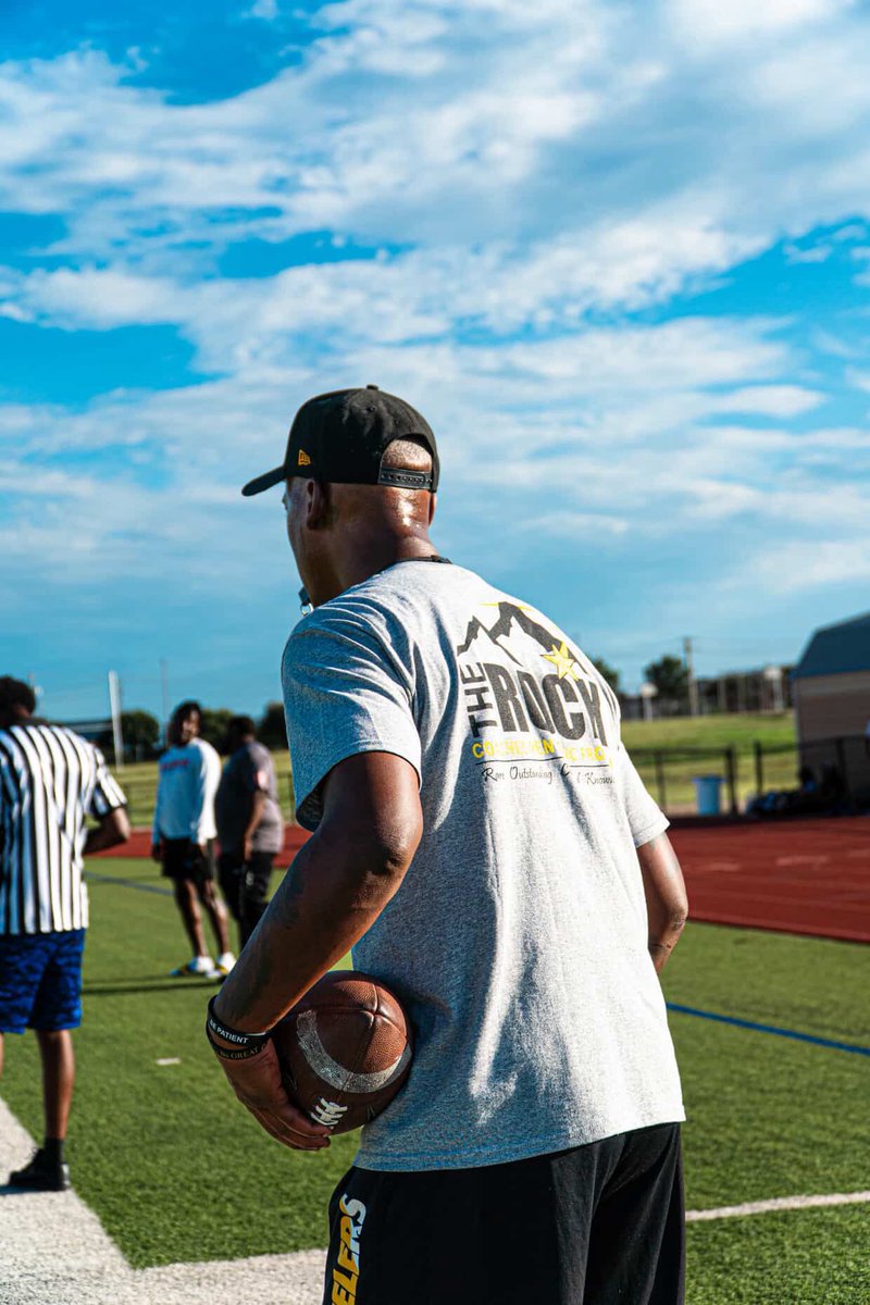 thestreetcoach_'s tweet image. Very blessed to be called to do the Lord’s work. 

Extremely proud and grateful to be a small vessel/resource in these athlete’s journey. 

I really look at these guys like family ❤️🙏🏾
Excited to see them grow!

#DraftPrep #CBclinic #DBdrills