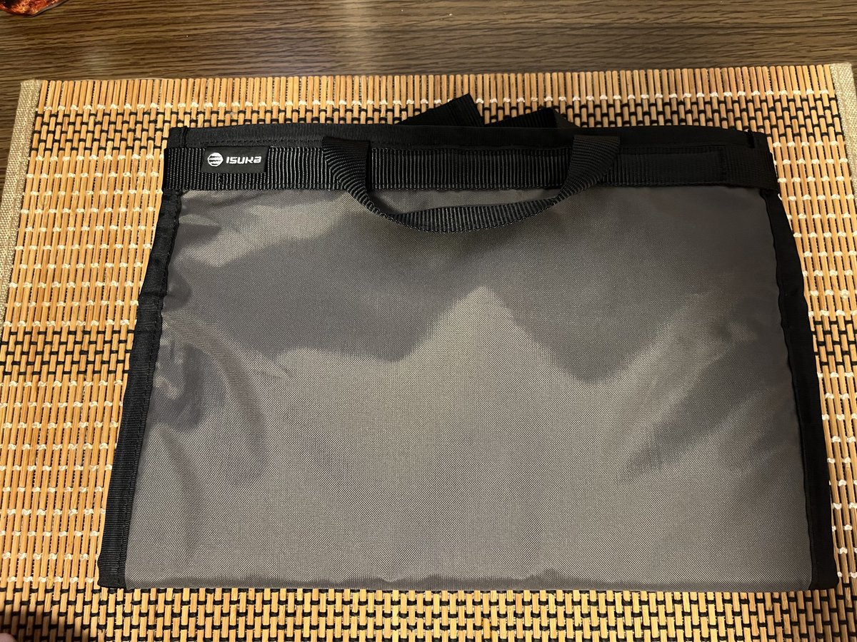 toymcyc's tweet image. イスカのフォールドアップクーラーL着弾！

これでスーパーで買った肉も缶ビールも一緒に冷やせる✨