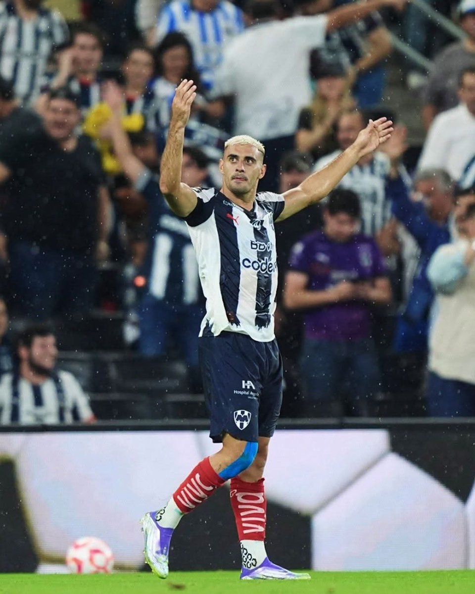KekoOntiveros's tweet image. Cuando más le pedimos a @Rayados un 9 de área, un Killer un matón, Berterame vuelve a meter , vuelve a anotar y le calla a muchos la boca (me incluyo)
