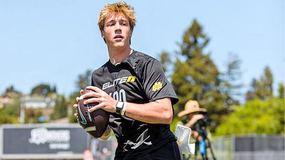 CalHiSports's tweet image. Preseason State Record Updates.
All single game qualifying totals from last yr all now added, including 491 yds by @Elite11 QB Bryson Beaver plus 8 TD passes by Zach Benitez (Granite Hills). We are the exclusive home of state football records.
@RonMFlores
calhisports.com/2025/07/26/sta…