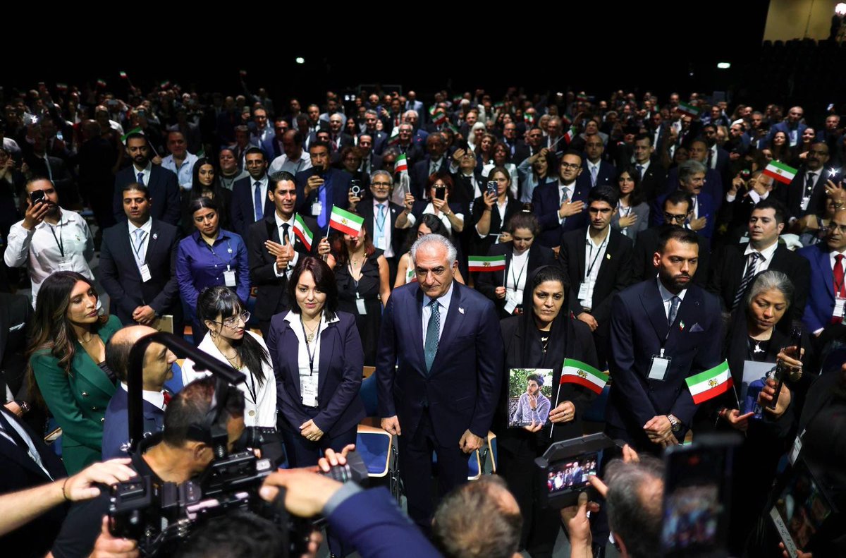 #مونیخ درد و دل و تجدید پیمانِ یک ملت رنجدیده اما بپاخاسته، با شهریار وفادارِ خود بود
#پاينده_ایران 
#جاويدشاه‌