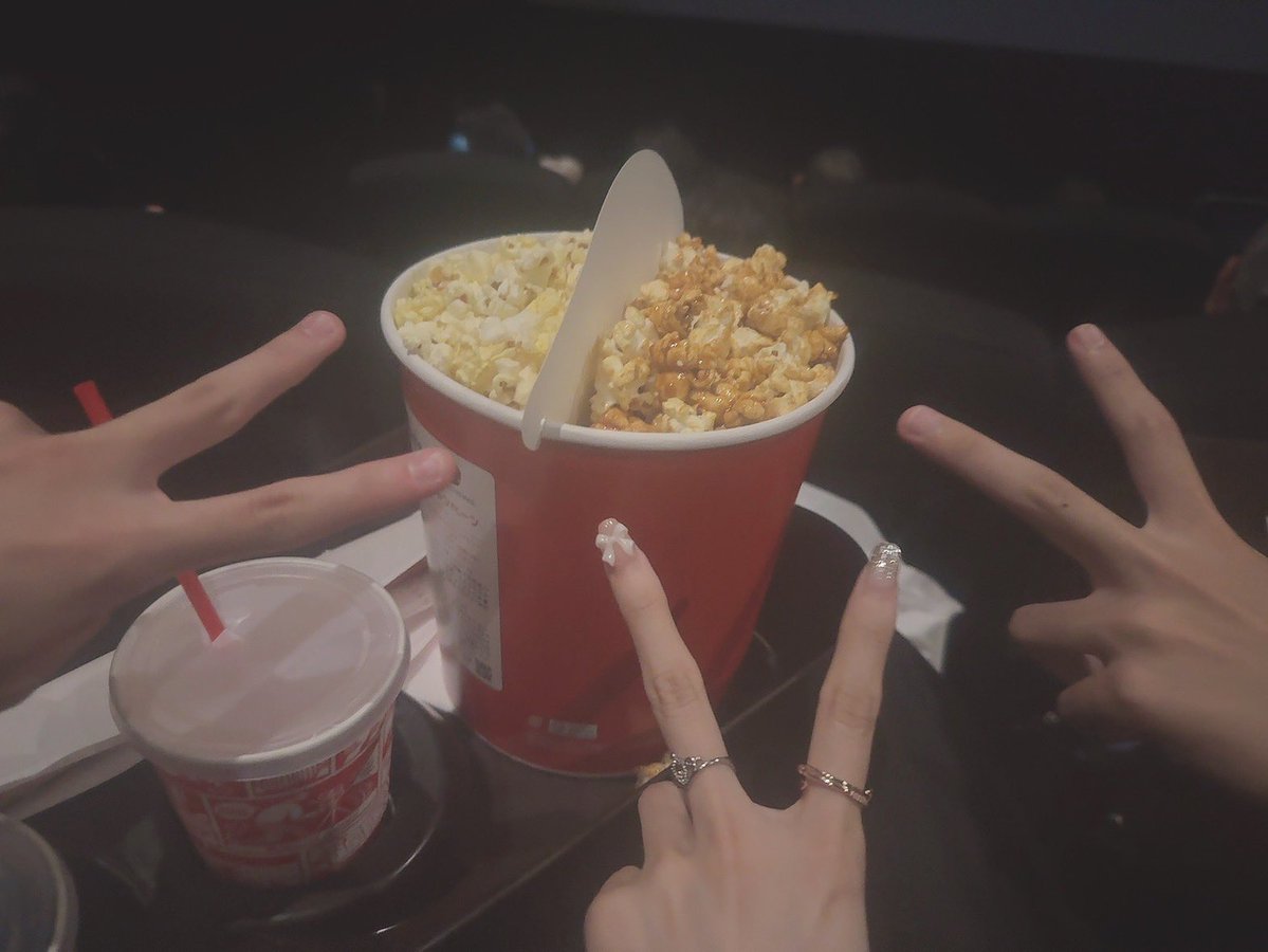 shinpeiSSR's tweet image. 鬼滅見にきた〜〜！！！🥹
誰の手でしょう！
