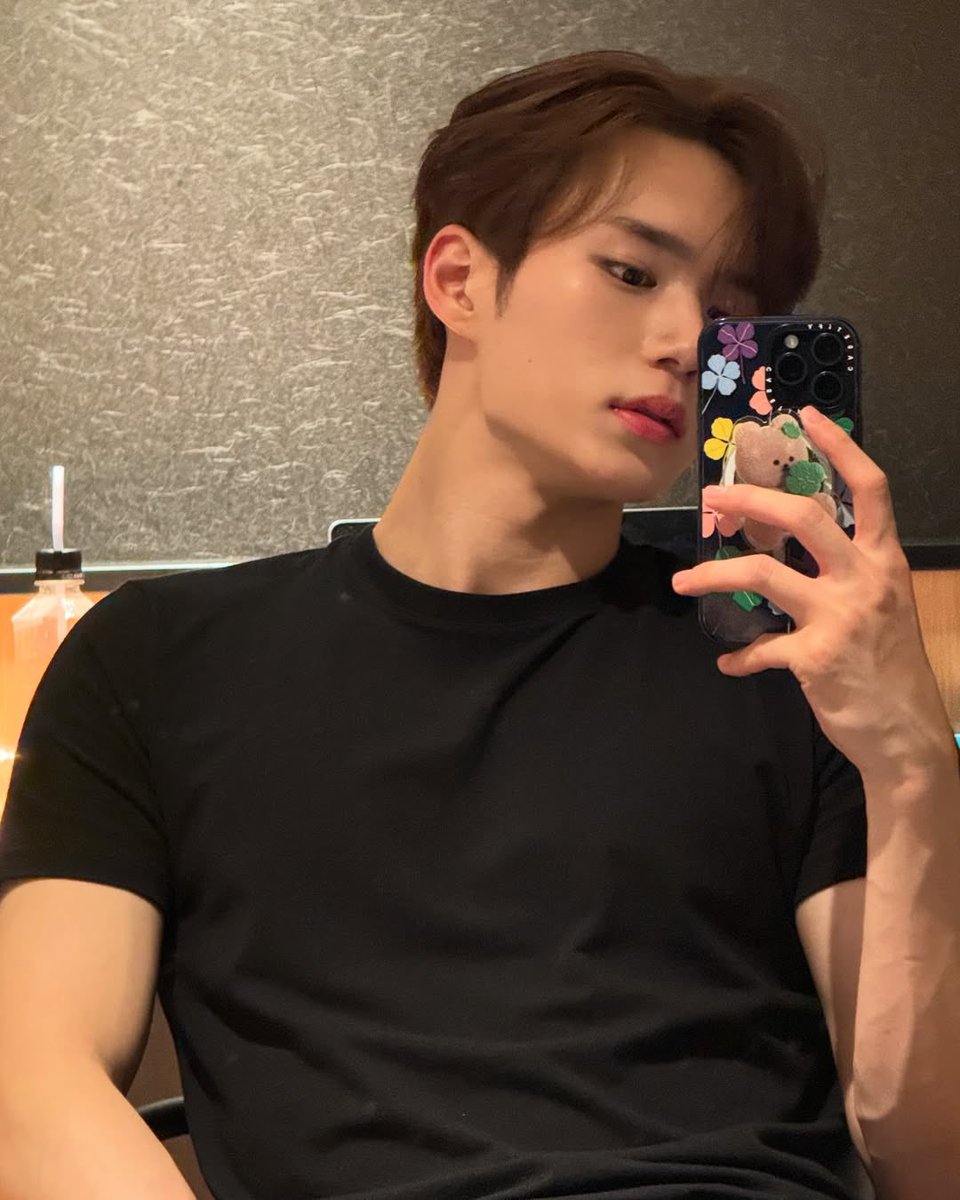 iavedd's tweet image. 쾌남훈녀아기 다 가능한 남자라 좋습니다