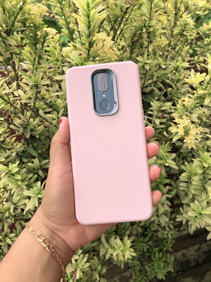 gamopn's tweet image. gemey amaay warna casenyaa, soalnya gue ga tahan liat case emak gue yang burik itu xixii🤏🏻🧏🏻♀️