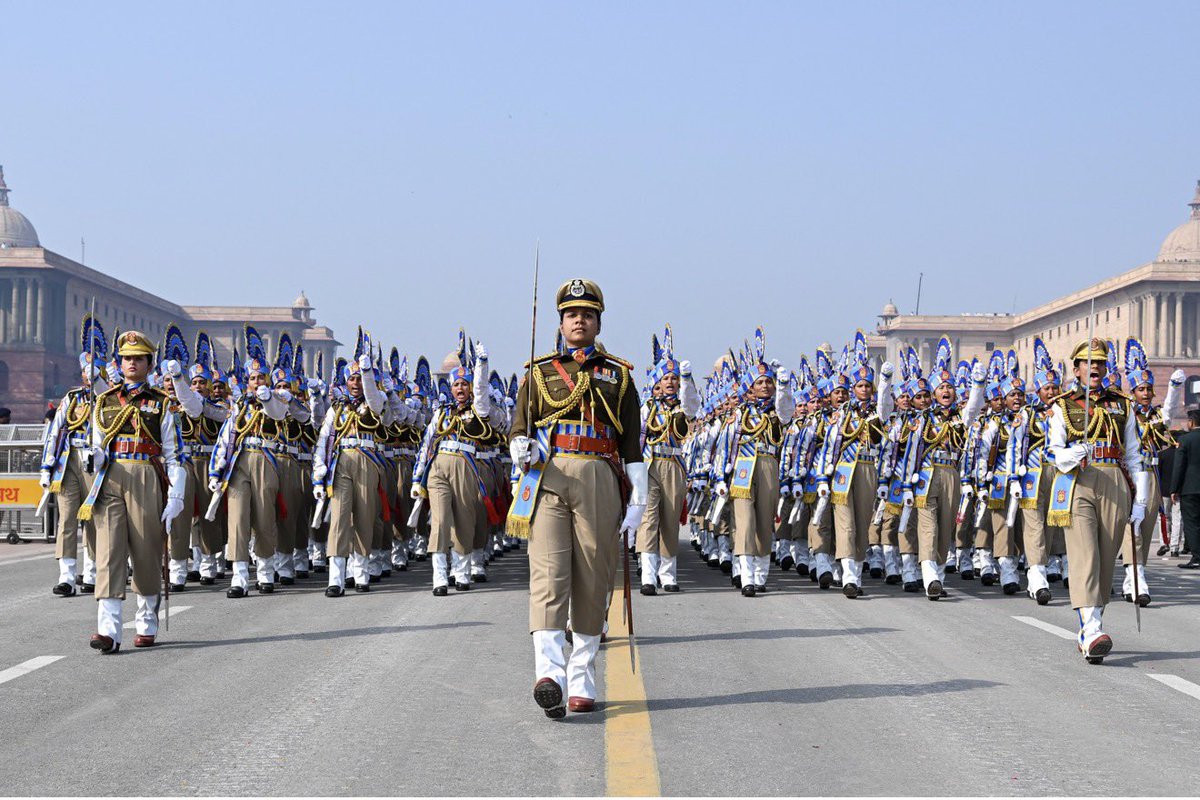 gpsinghips's tweet photo. केन्द्रीय रिज़र्व पुलिस बल के ८७वे स्थापना दिवस के अवसर पर देश की सुरक्षा में अपना सर्वोच्‍च बलिदान देने वाले बल के अमर शहीद 2268 बहादुर योद्धाओं को शत्-शत् नमन करते हुए, श्रद्धांजलि अर्पित करता हूँ । साथ ही, मेरी ओर से केन्द्रीय रिज़र्व पुलिस बल के सभी पूर्व एवं वर्तमान कार्यरत अधिकारियों, जवानों एवं उनके परिवारजनों को CRPF स्‍थापना दिवस की हार्दिक बधाई एवं शुभकामनाएँ।
बल के हम सब कार्मिक, मिलकर, देश में शांति बनाये रखने एवं देश के नागरिकों की सेवा हेतु अपने को पुनः समर्पित करने का प्रण लेते हैं।