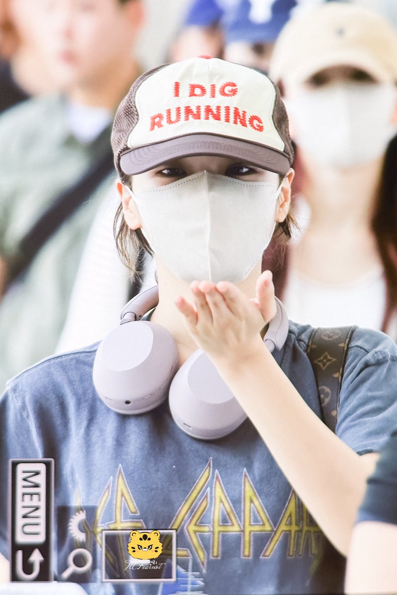 HCFEARNOT's tweet image. 250727 HKG
Safe flight❤️🐯
#LE_SSERAFIM #르세라핌 #ルセラフィム
#KIMCHAEWON #김채원 #チェウォン