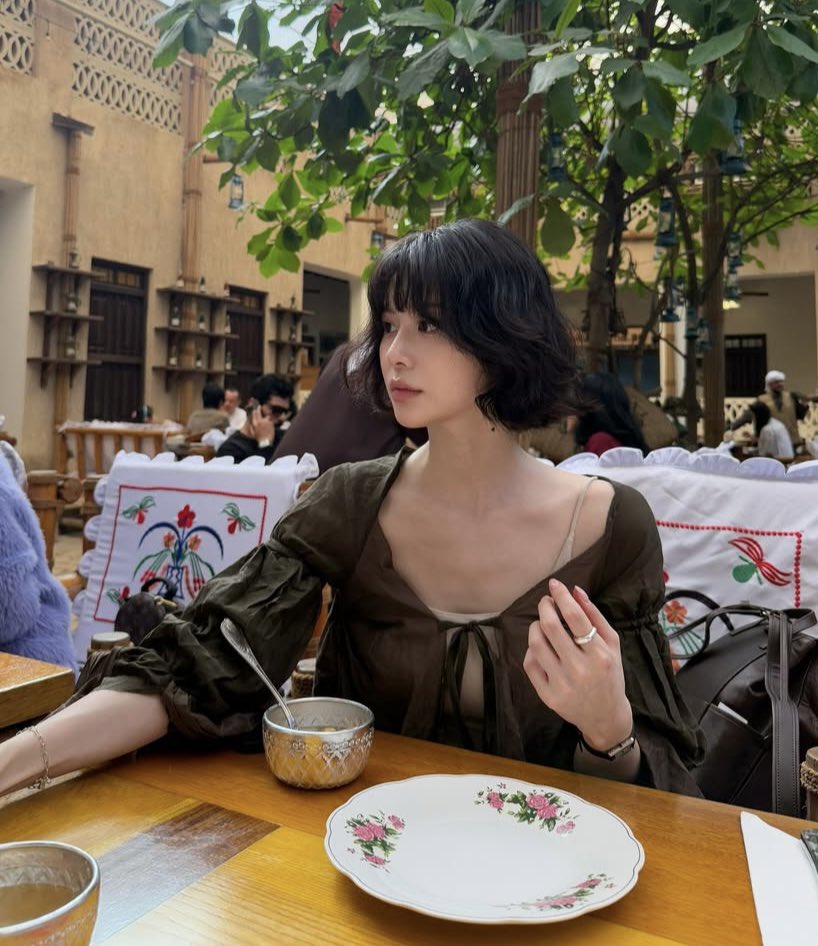 ⠀
⠀
𝙗𝙡𝙭𝙗𝙪𝙨𝙩𝙚𝙧 new post on Instagram
My aphrodite at 𝑰𝒕𝒂𝒍𝒚

tagged 𝙤𝙩𝙝𝙚𝙞𝙧𝙬𝙤𝙧𝙡𝙙𝙡𝙮
⠀
⠀