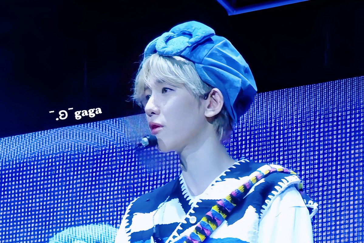 BOXIANx's tweet image. JUST LOOK AT BAEKHYUN&apos;S FACE AND HIS POUTY LIPS &amp;lt;3