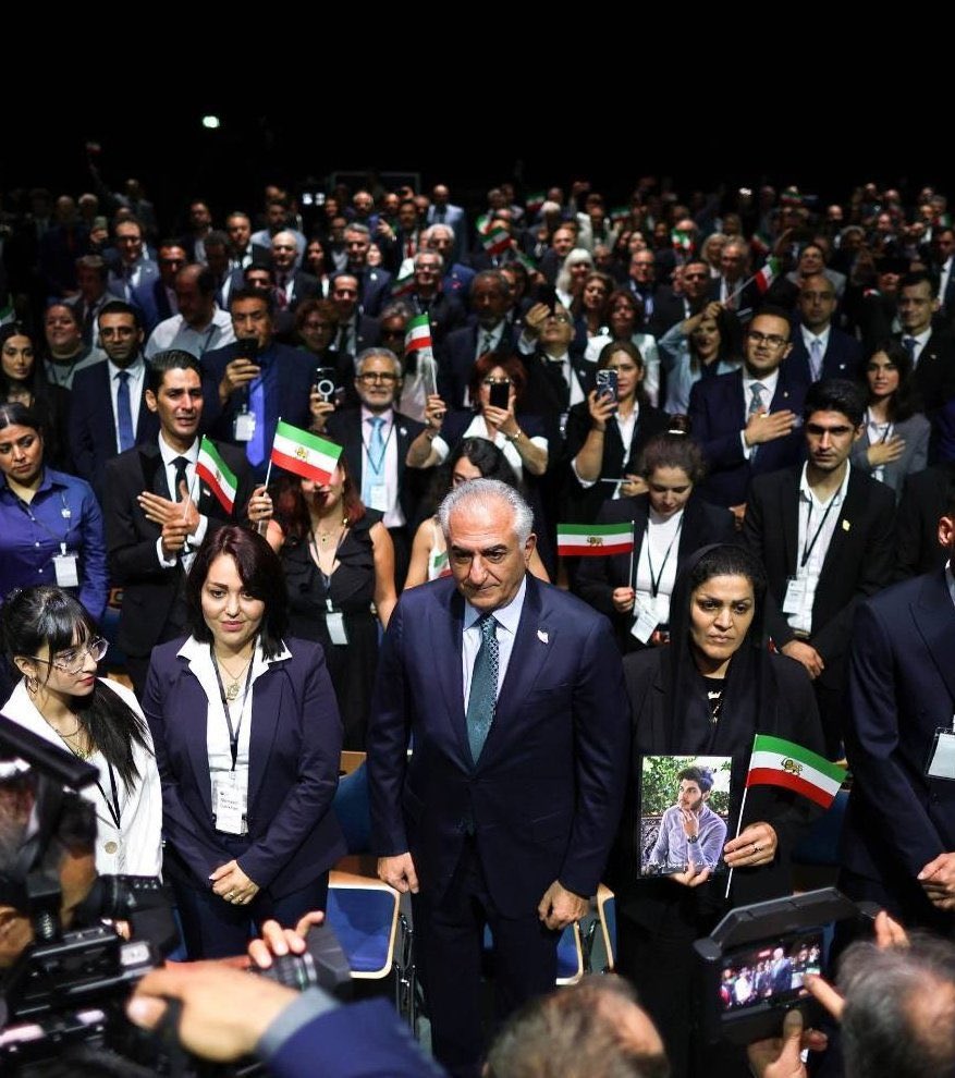 ElaaBita2022's tweet image. این عکس حداقل باید یک میلیون بار ریتوییت بشه.
برای ما که مدعی راستین اکثریت هستیم و این یکی از راهها برای اثباتش هست.
#همكارى_ملى
#MIGAwithPahlavi