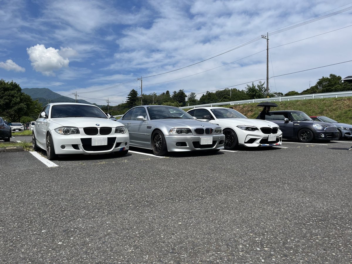 bluemax46m3's tweet image. Ｍ2コンペの方と助手席ですか
乗り比べしたり、１３０の友達も
合流して今日も楽しかった。

＃e46m3
＃M2
＃e87