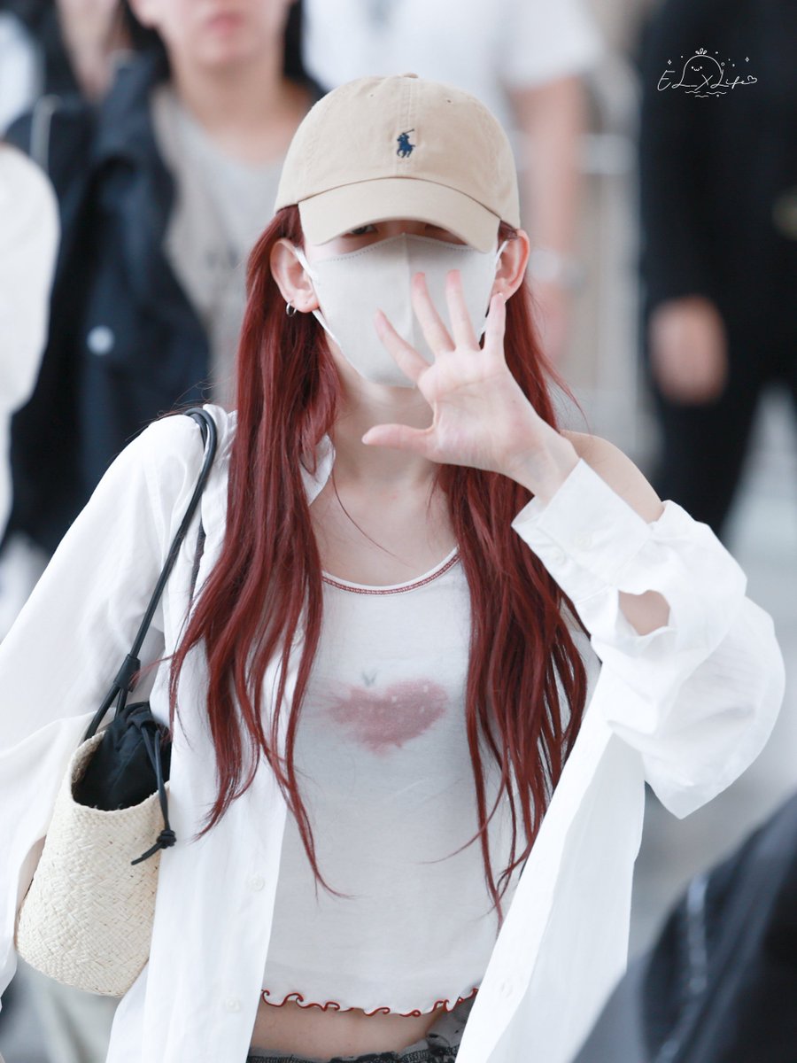 EL_XLife's tweet image. 250727 HKG✈️

#LESSERAFIM #르세라핌
#SAKURA #사쿠라 #宮脇咲良