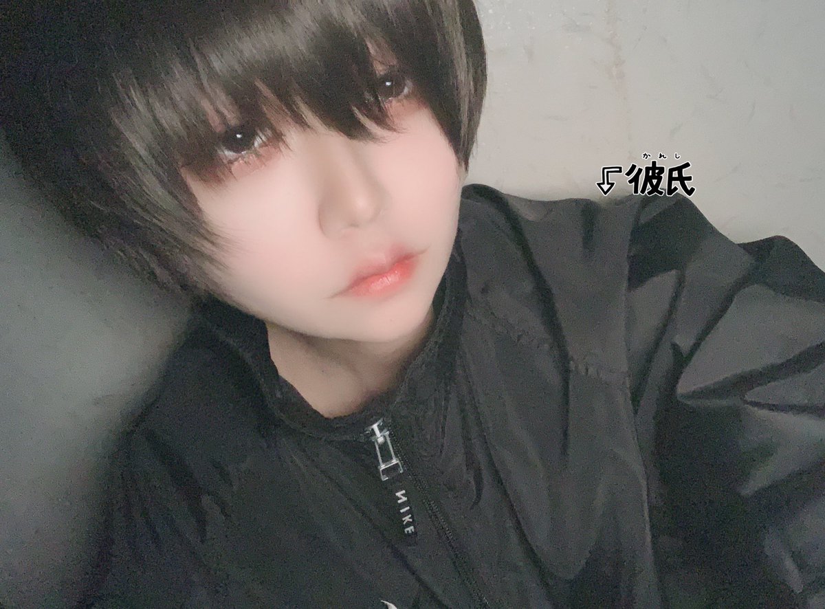u1ch1__'s tweet photo. 白も黒も似合っちゃうういさんって天才だと思う https://t.co/8Nh3XntELh