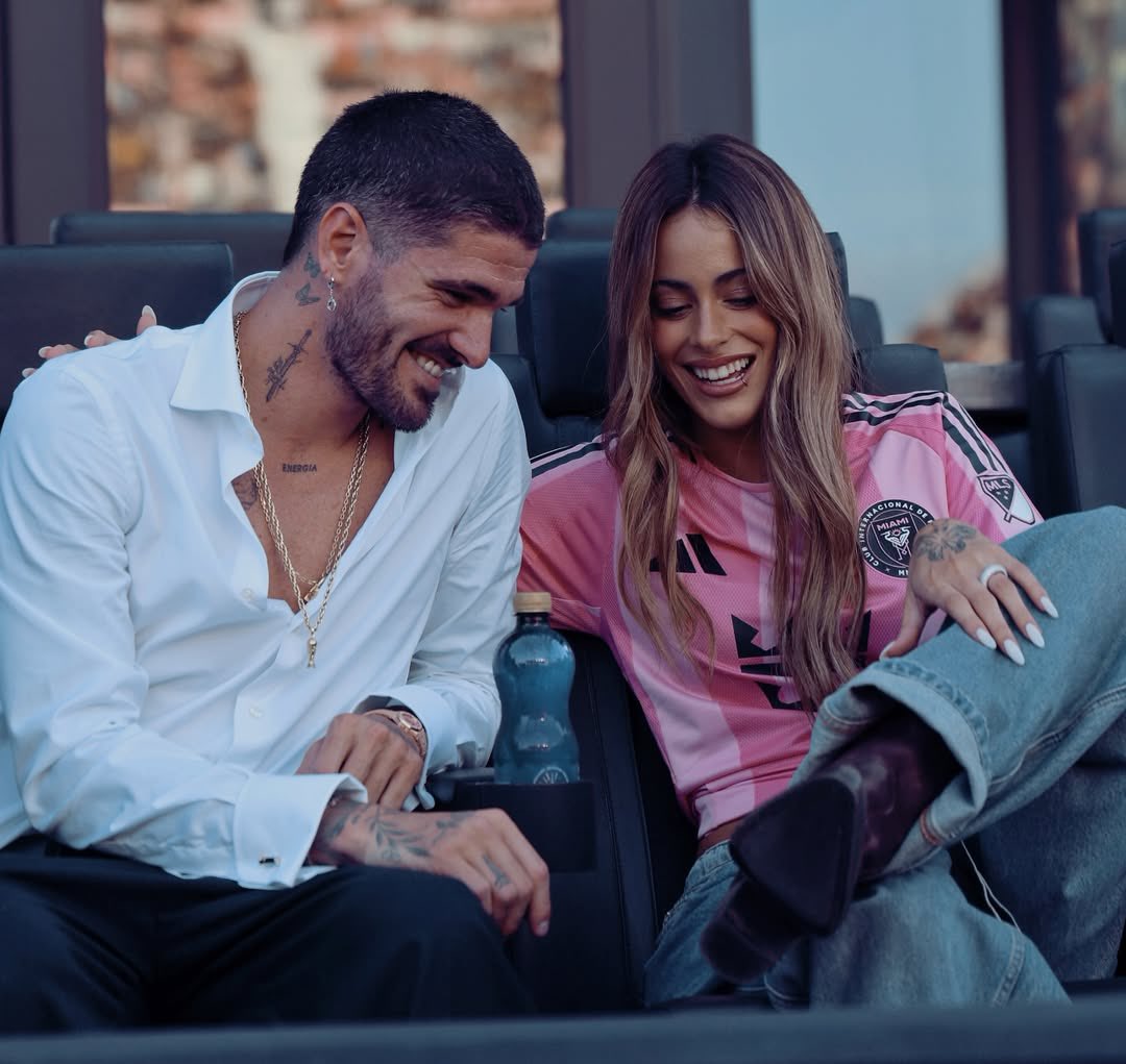 cada foto que aparece me gusta mas q la anterior🥹🥹