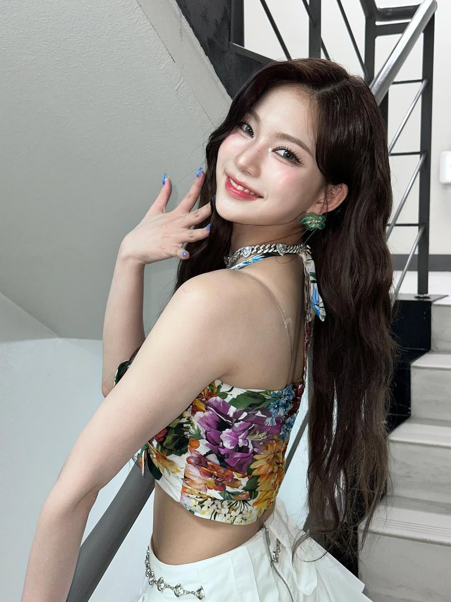 1_23isa's tweet image. 헤메코따라 사진무드 바뀌는 거 넘 조음
