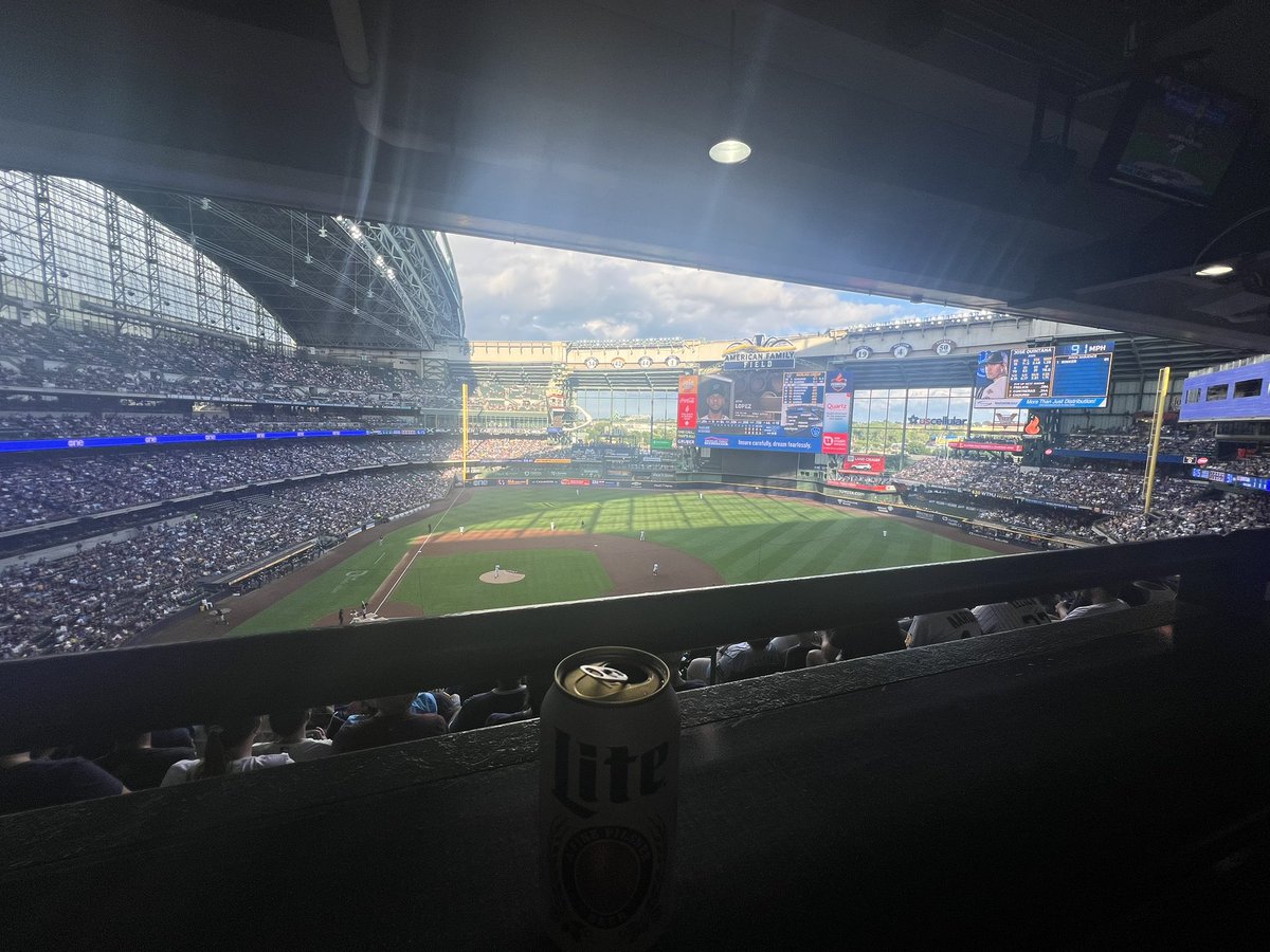 RipInWisconsin's tweet image. Relaxing Saturday 🍻 🏟️ 

#ThisIsMyCrew🍺
#MLB⚾️