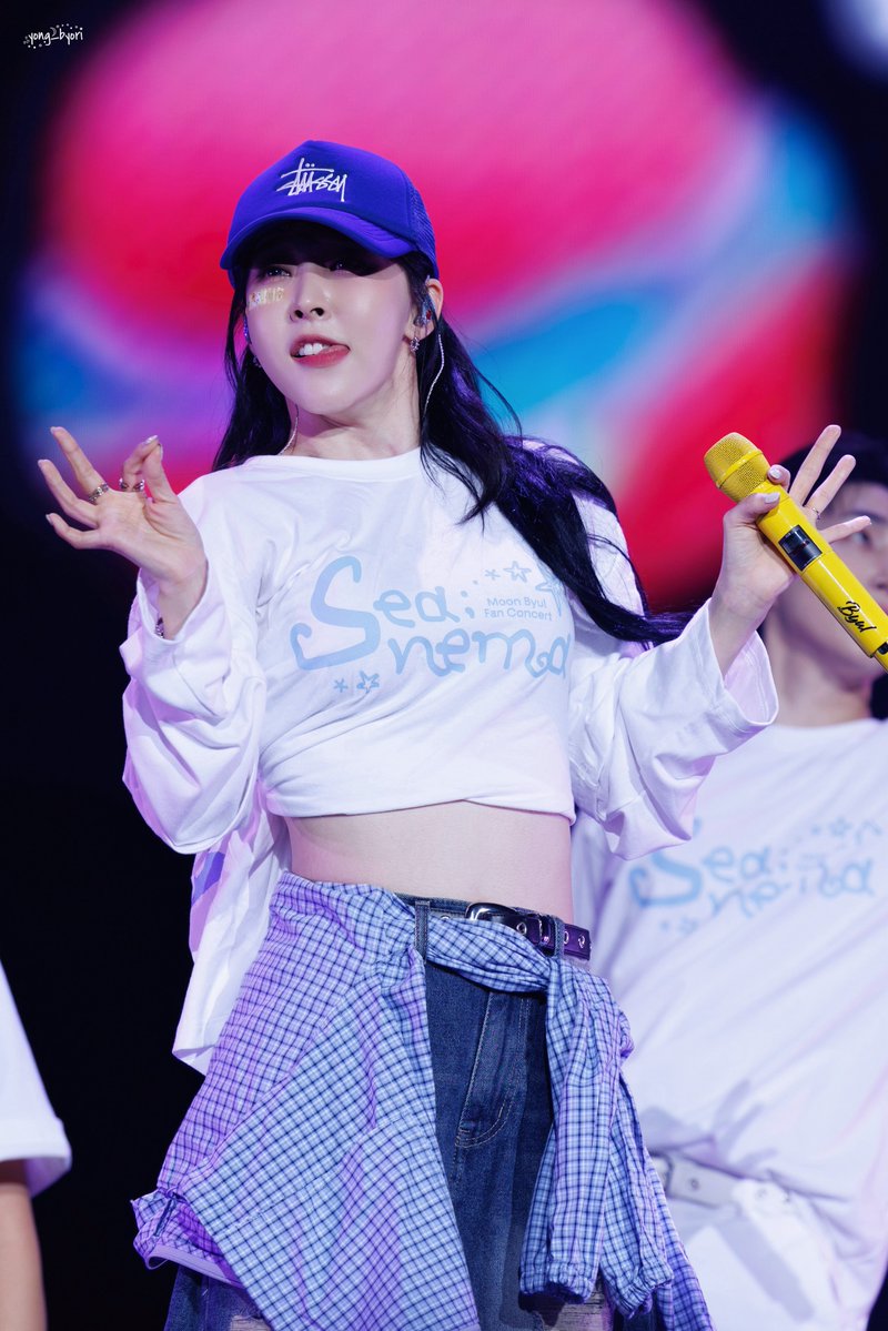 yong_byori's tweet image. 250726 Moon Byul Fan Concert [sea;nema] In Kaohsiung

😋

#마마무 #문별 #문별이 #MAMAMOO #MoonByul #ムンビョル #文星伊