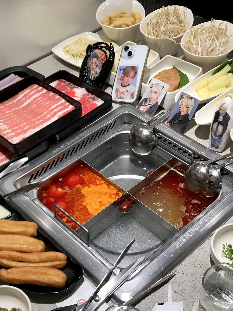 iarnnuts's tweet image. 어제 이거 찍고 있었는데 직원샘님이 찍어드릴까요? 하심 하