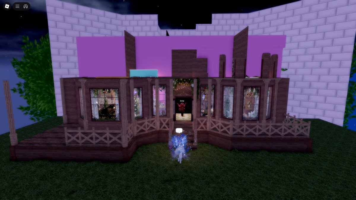 lexair05's tweet image. 99% of the build is covered in the barrier omg😭😭😭