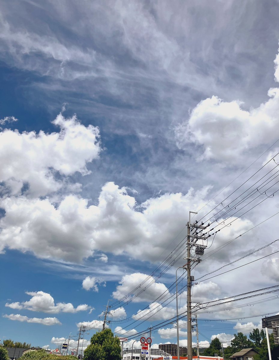 mmako111's tweet image. ＃イマソラ 

この不穏で暑さを育む雲空