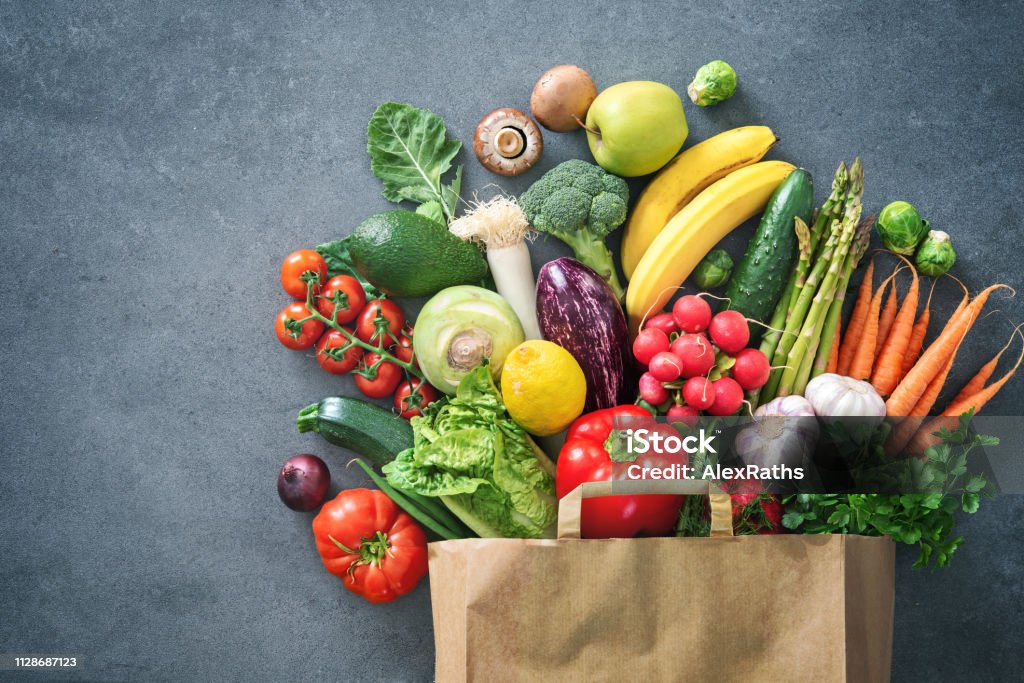 ManishimeH1's tweet image. This bag of colorful goodness isn't just pretty, it's a powerhouse for your health! 🥦🥕🍎 Packed with essential vitamins & nutrients, these veggies are key to a stronger you. #HealthyEating #EatYourVeggies