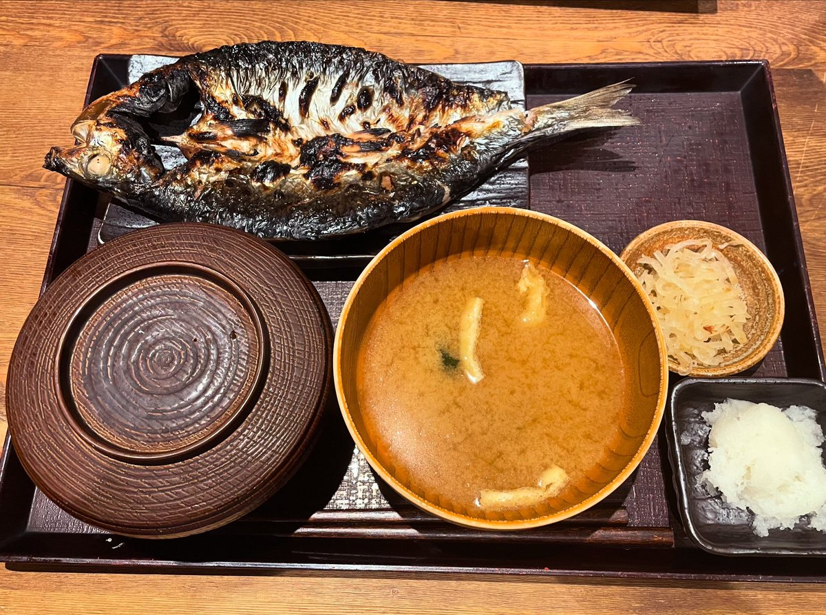 LeftKee's tweet image. 昼は魚！
トロニシン定食🐟