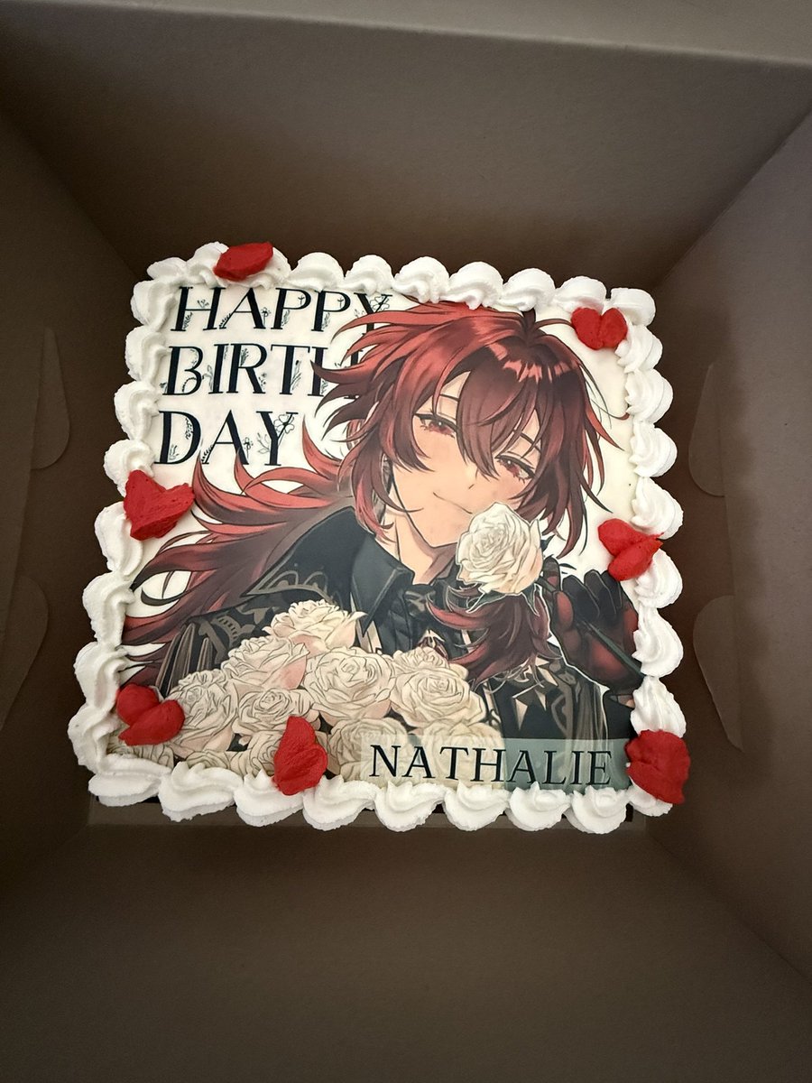 dawnvindr's tweet image. Happy birthday to me(i share the same birthday as klee and kuki!!) heh.. look at my diluc cake..
