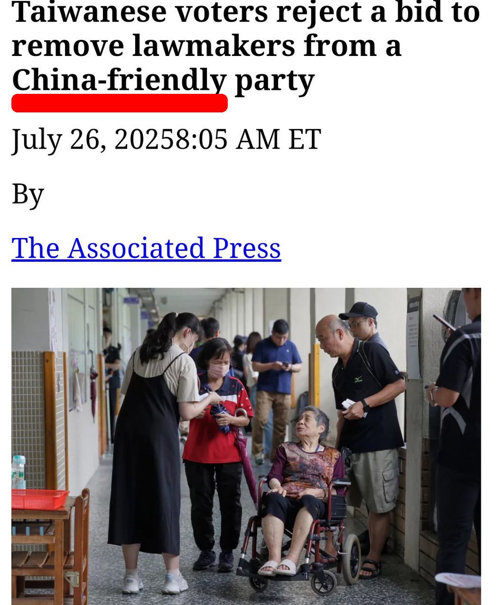 RossFeingold's tweet image. 雖然 #台灣 #大罷免大失敗,挺罷團體和 #民進黨 成功一件事,説服外媒以 #國民黨 是親中政黨為標題
#Taiwan: Voters here rejected pro-recall alliance accusation 24 @Kuomintang legislators are pro-China but did succeed in persuading intl media to describe KMT that way. Good job w/media!