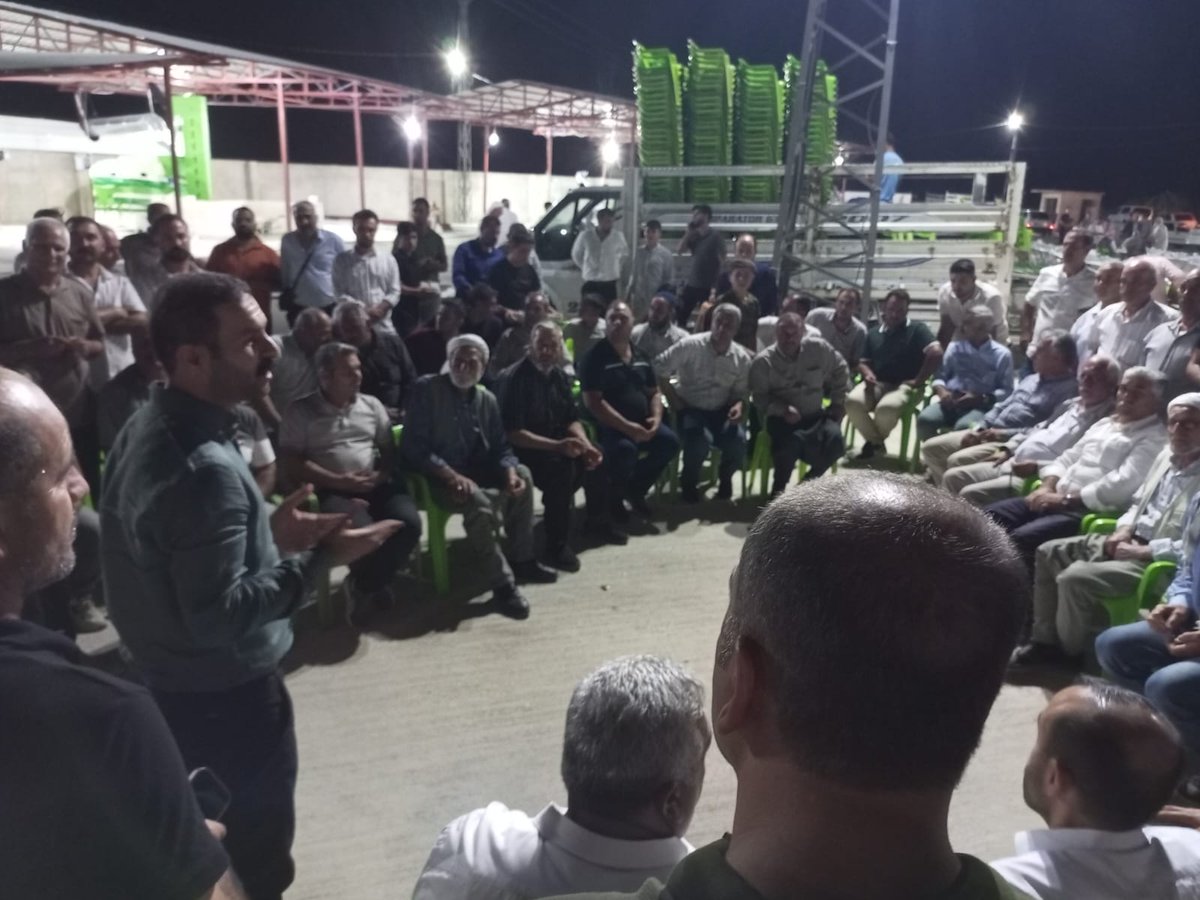demurfail63's tweet image. Barış ve Demokratik Toplum Çağrısı kapsamında Bozova’nın Mersav Bölgesi’nde halkımızla birlikte süreç değerlendirmesinde bulunduk.

Di çarçoveya Banga ji bo Aştî û Civaka Demokratîk de, me bi gelê xwe yê li Herêma Mersav a Bozovayê re nirxandinek pêvajoyê kir.

@DEMGenelMerkezi…