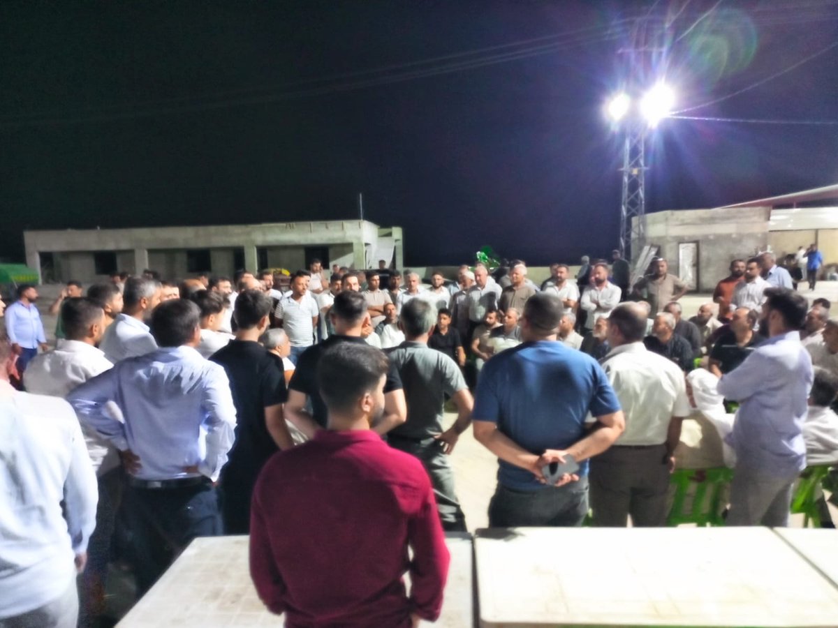 demurfail63's tweet image. Barış ve Demokratik Toplum Çağrısı kapsamında Bozova’nın Mersav Bölgesi’nde halkımızla birlikte süreç değerlendirmesinde bulunduk.

Di çarçoveya Banga ji bo Aştî û Civaka Demokratîk de, me bi gelê xwe yê li Herêma Mersav a Bozovayê re nirxandinek pêvajoyê kir.

@DEMGenelMerkezi…