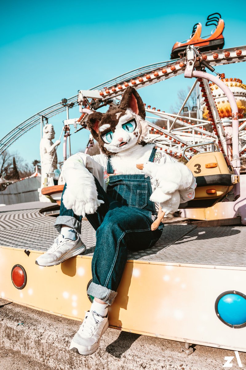 Spero_RP's tweet image. 하얀 밤이 있어 
딴 세상에 온 것 같은 밤

#FursuitEveryday