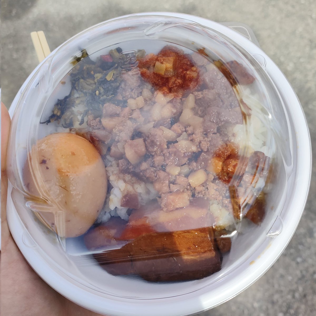 mesotokyo's tweet image. 魯肉飯食べに来たが暑くて食べ歩くという状況ではないのが残念